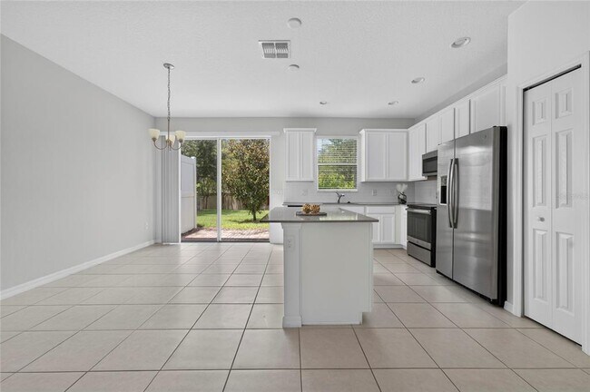Building Photo - 2394 Britwell Pl