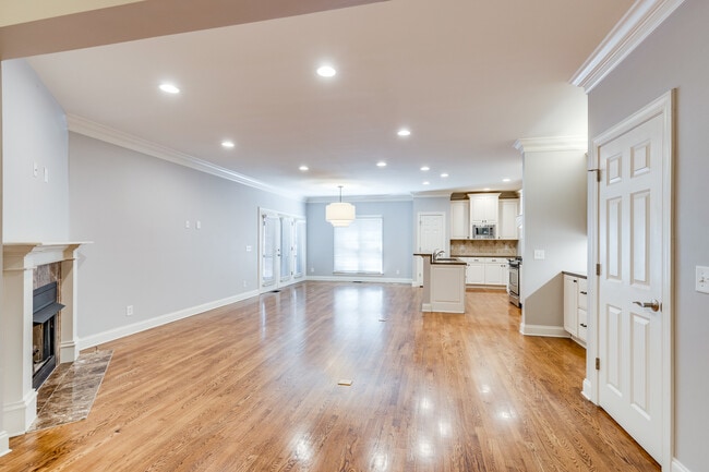 Building Photo - 1801 Shackleford Rd