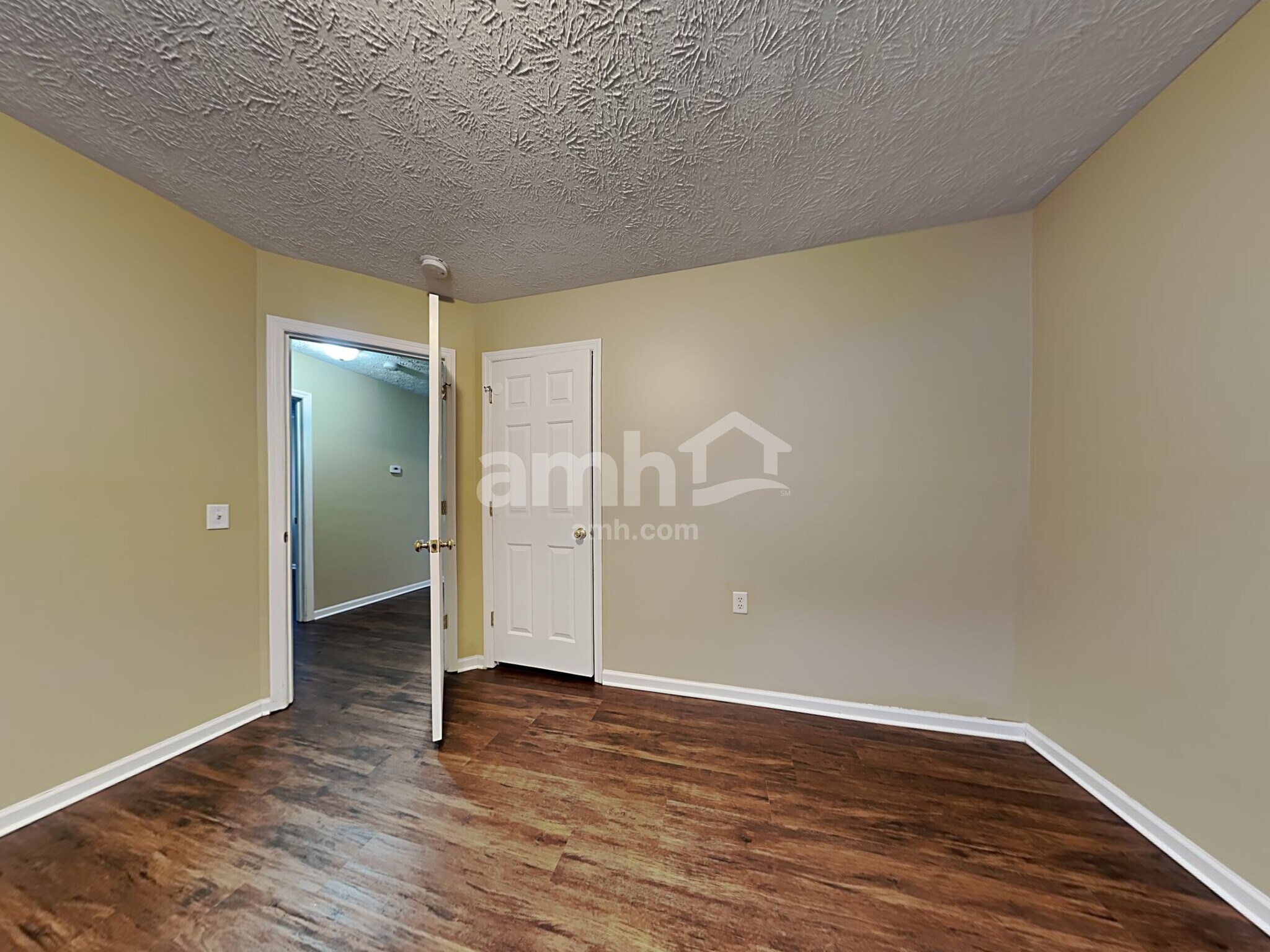 Building Photo - 3725 Waterbridge Ln