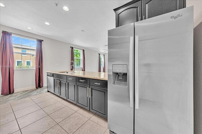 Building Photo - 995 SW 147th Ave