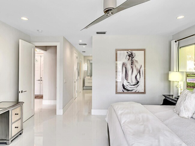 Building Photo - 2788 Hampton Cir W