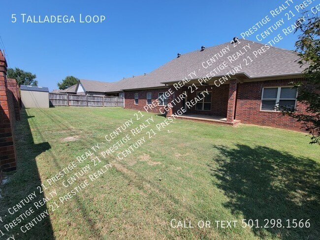 Building Photo - 5 Talladega Loop