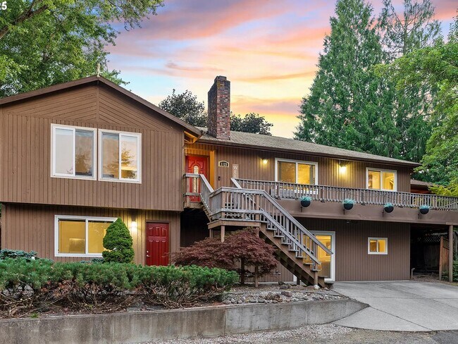 Primary Photo - 1129 NW Connell Ave