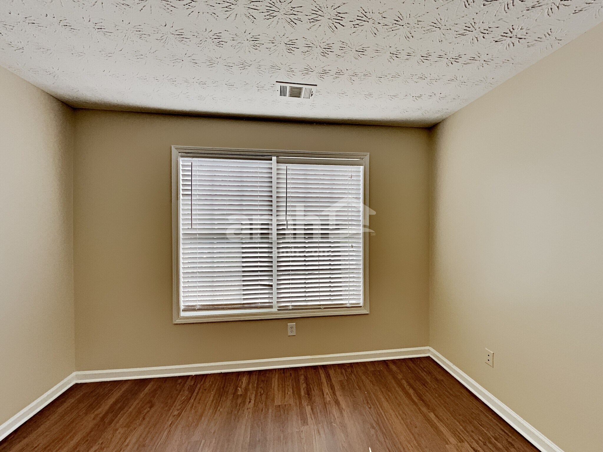 Building Photo - 1307 River Club Dr NE