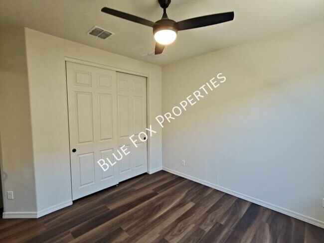 Building Photo - 8454 N Lone Ranger Rd