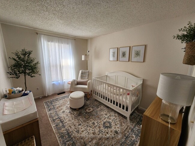 Building Photo - Charming 3 bed 2 and a half bath near VB O...