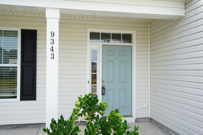 Building Photo - 9343 Cassadine Ct