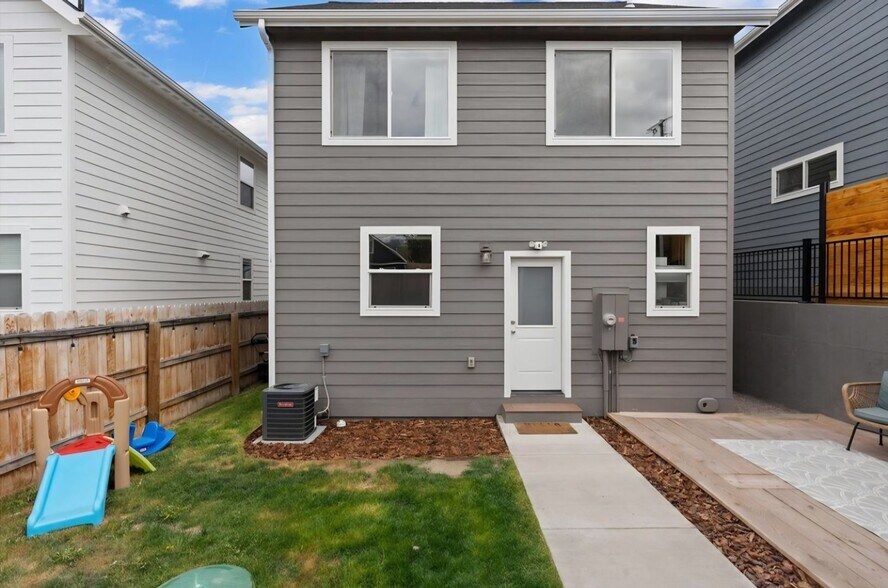 Building Photo - 236 Sunset Aly Dr