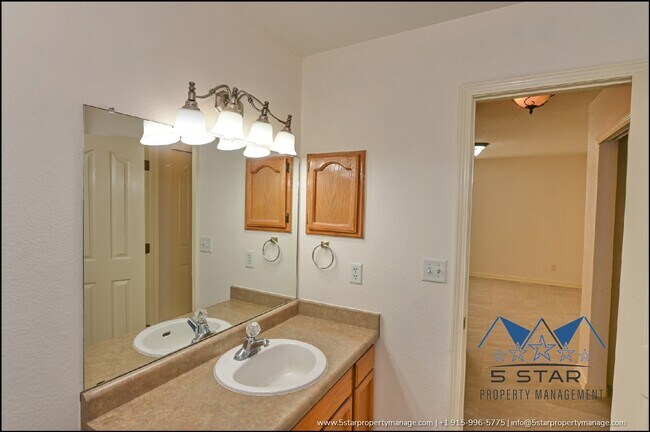 Building Photo - 648 Wind River Ave