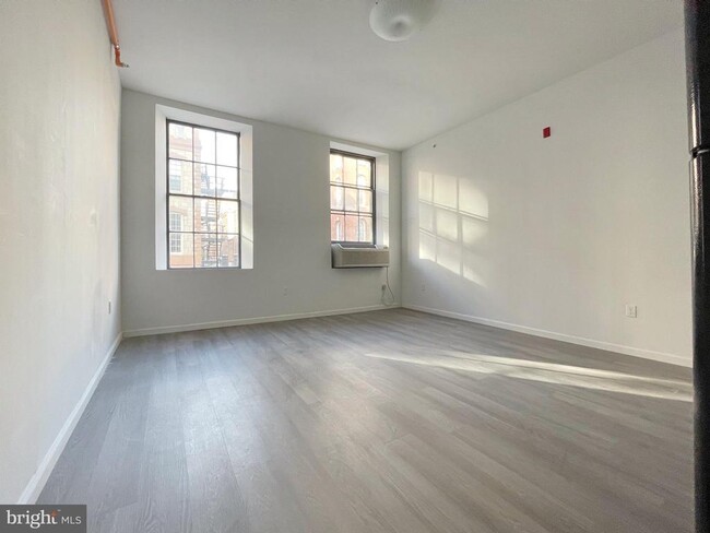 Building Photo - 120 Chestnut St