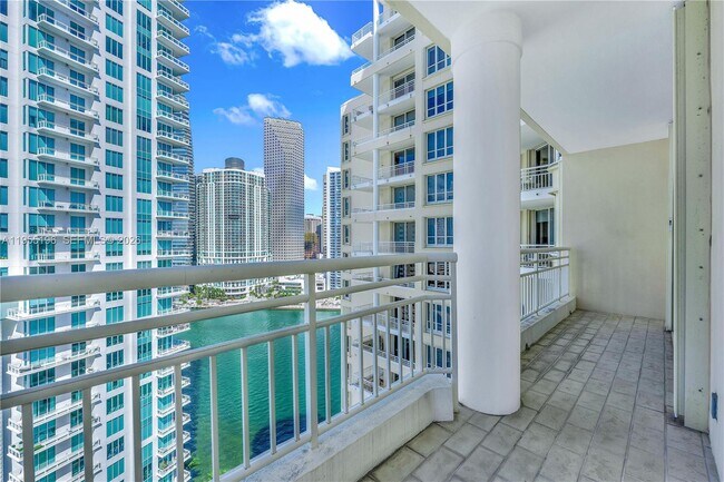 Building Photo - 888 Brickell Key Dr