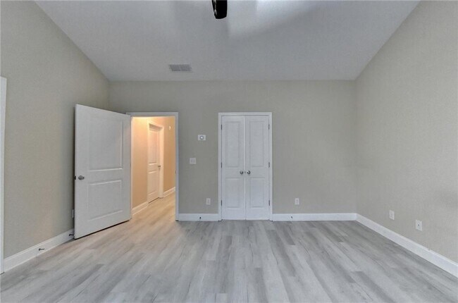 Building Photo - 2405 Tenor Ln