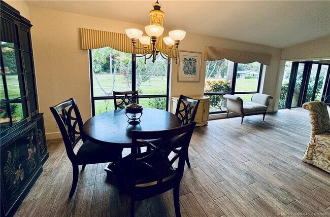 Building Photo - 2561 SW Egret Pond Cir