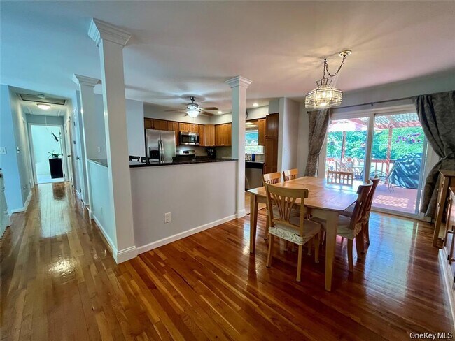 Building Photo - 33 Island View Ave