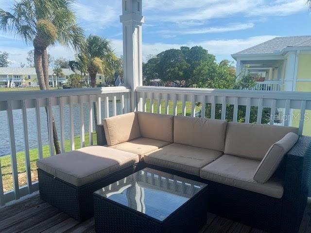 Building Photo - 136 Pompano Dr SE