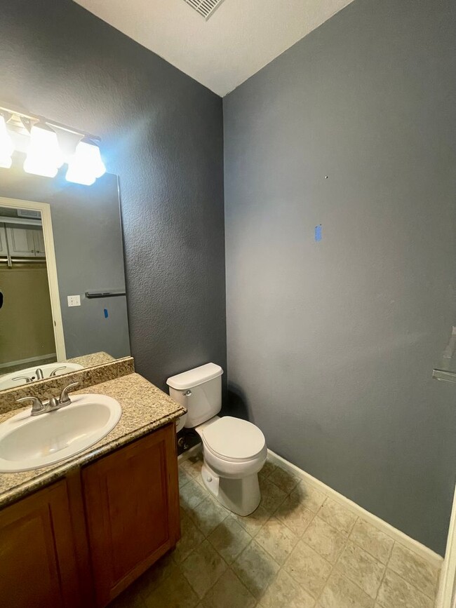 Building Photo - Lovley 3 bedroom home located in Fountain ...