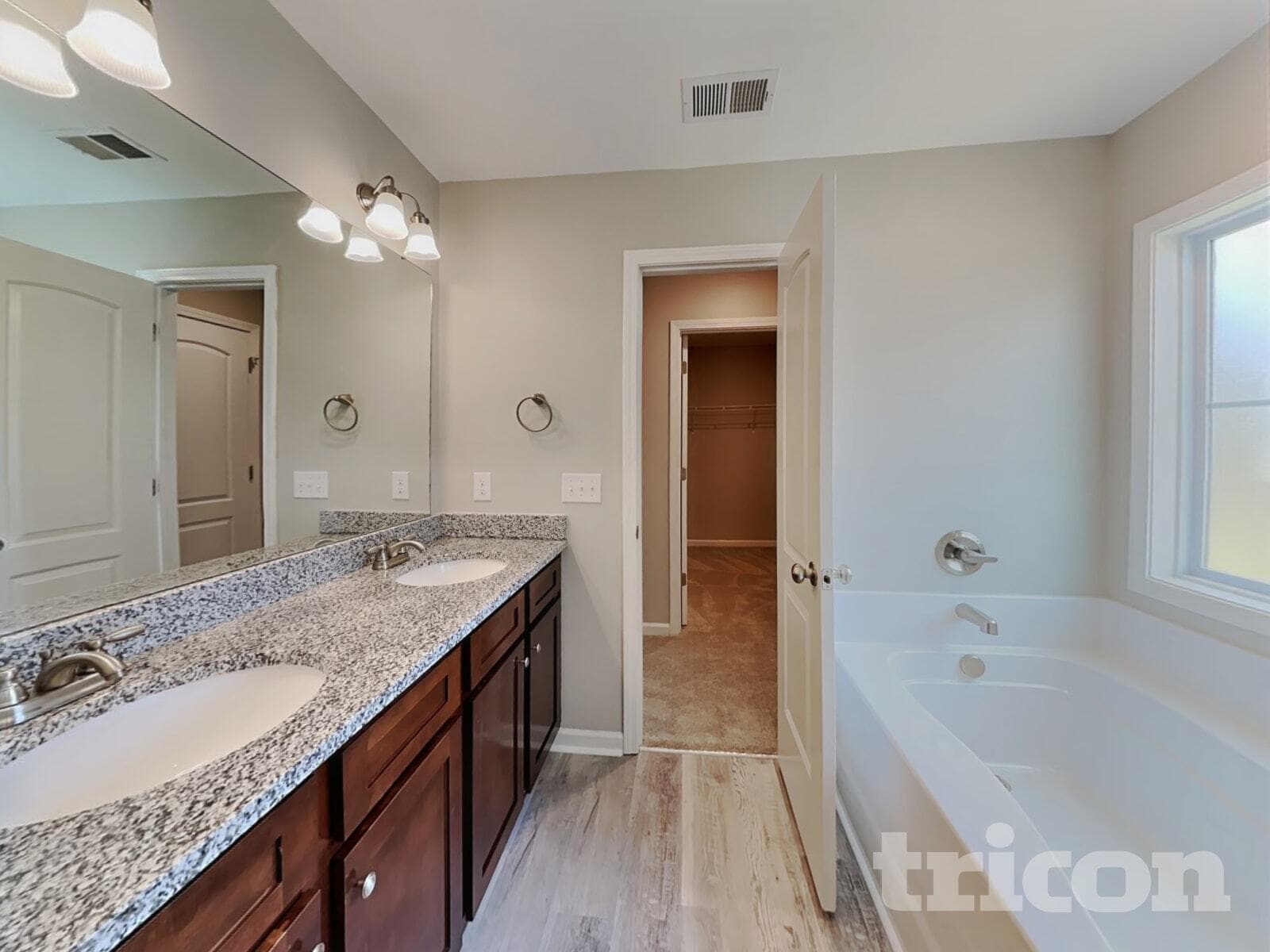 Building Photo - 422 Providence Plantation Cir