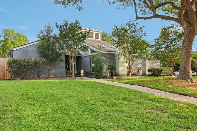 Building Photo - 14115 Briarhills Pkwy