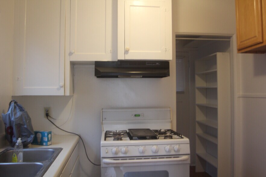 Building Photo - 911 S Marguerita Ave