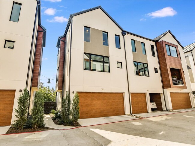 Building Photo - 3100 Menchaca Rd