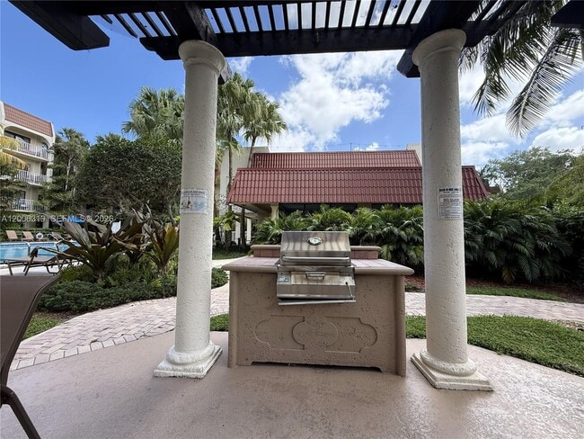 Building Photo - 9301 SW 92nd Ave