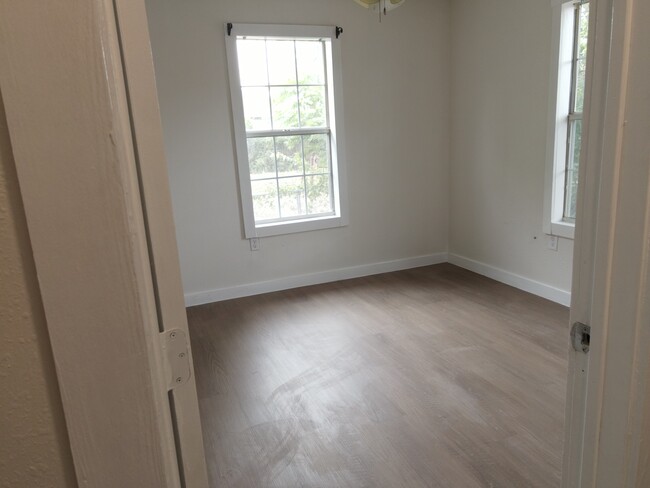 Building Photo - 2530 Halsey St