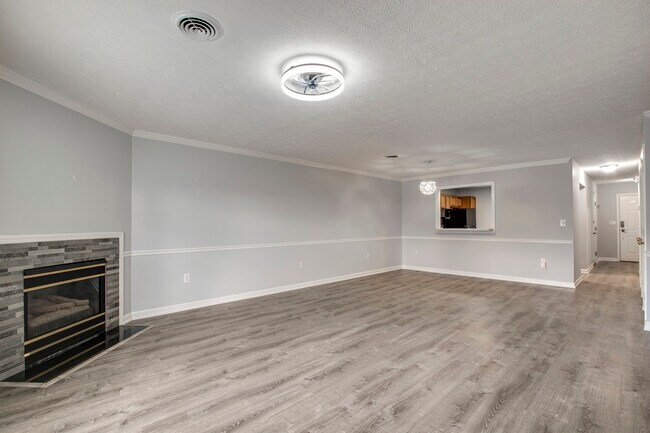Building Photo - 101 Pinewood Dr