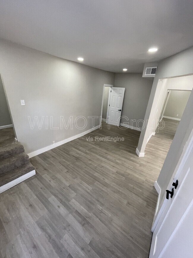 Building Photo - 321 E 31st St