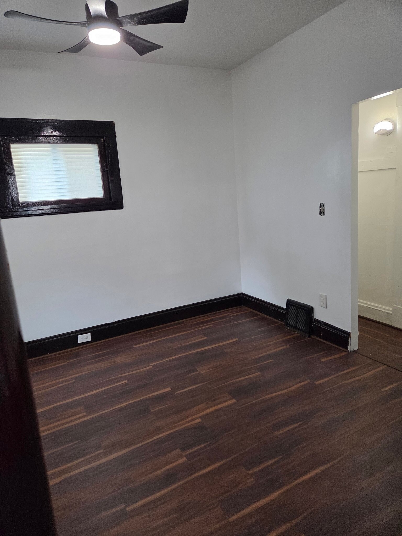 Building Photo - 2781 E 126th St