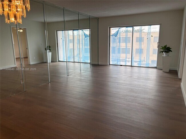 Building Photo - 200 Ashbury Rd