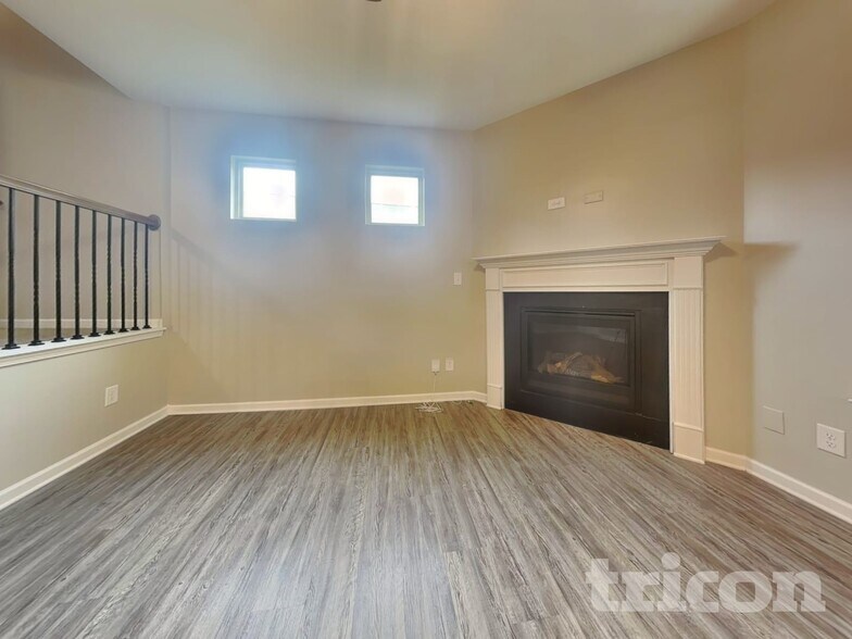 Building Photo - 307 Arbor Cir