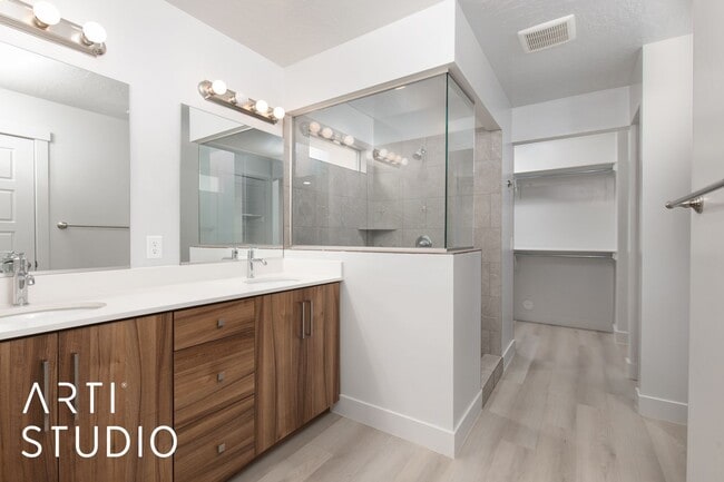 Building Photo - 3156 E Sky Rim Wy
