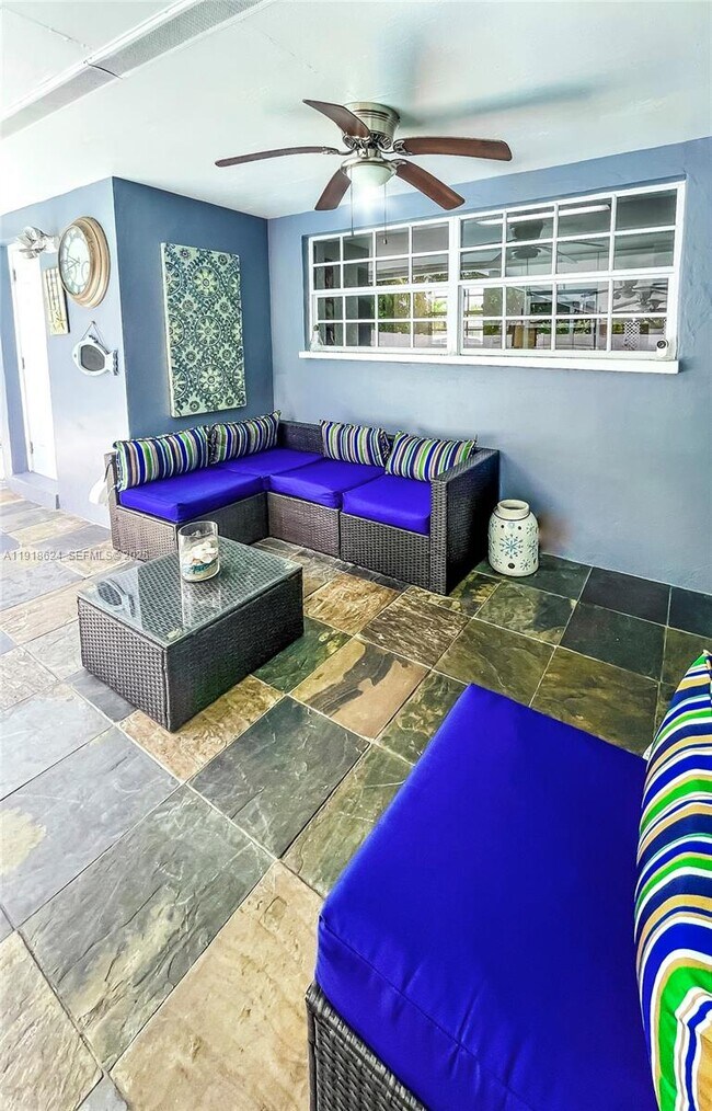 Building Photo - 4420 NW 30th Ct