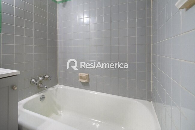 Building Photo - Newly Renovated 3/2 in Whitehaven