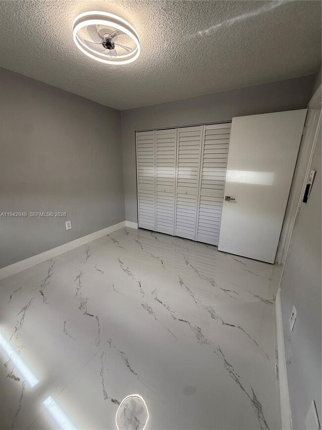 Building Photo - 9937 Nob Hill Pl