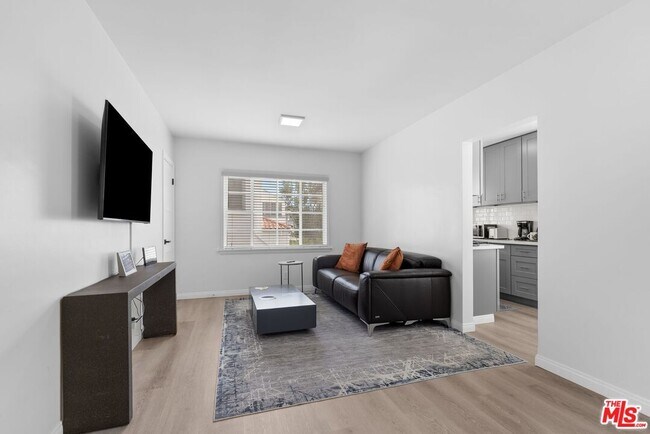 Building Photo - 727 Crenshaw Blvd