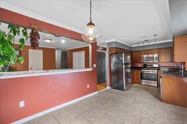 Building Photo - 677 Quinnipiac Ave