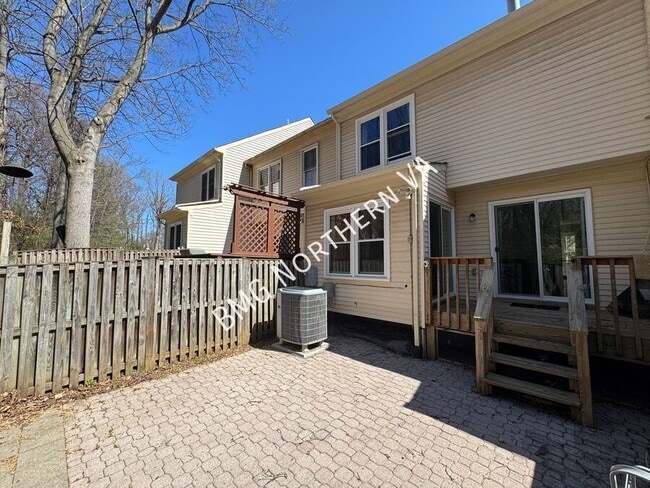 Building Photo - 6038 Rockton Ct