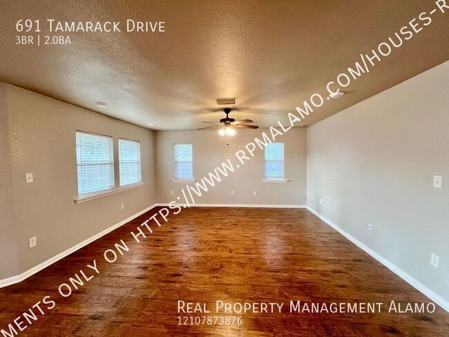 Building Photo - 691 Tamarack Dr