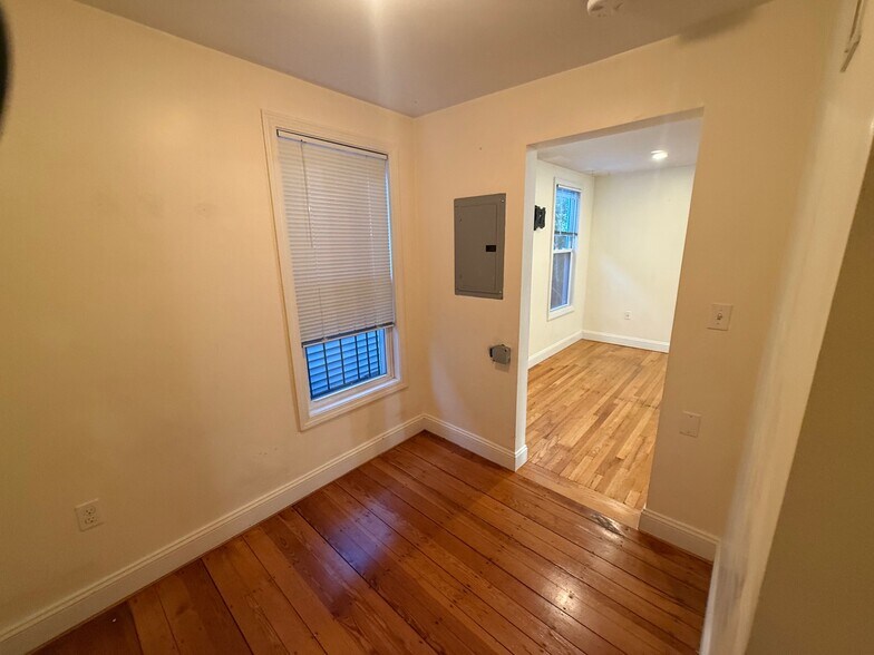 Building Photo - 12 Cheever Ct