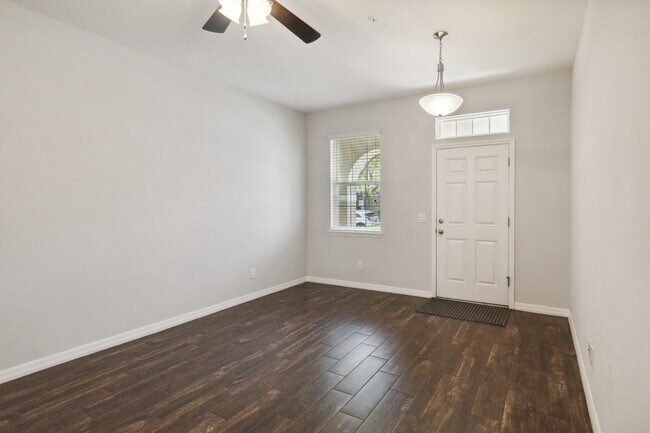 Building Photo - 618 Fortanini Cir