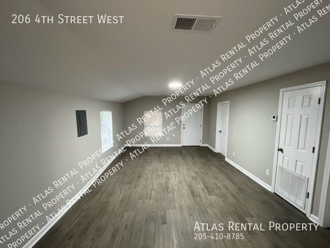 Building Photo - 206 4th St W