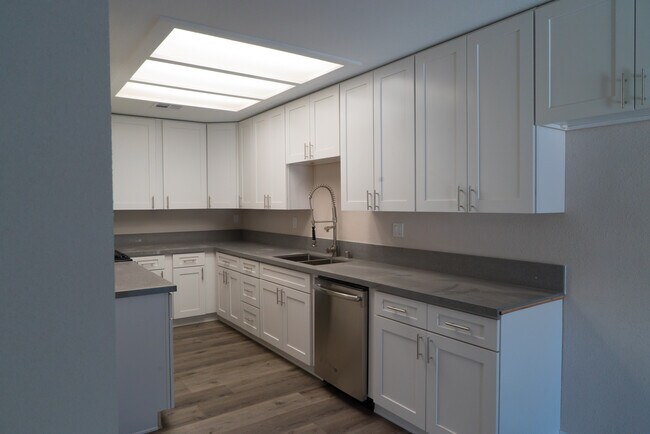 Building Photo - 14526 Garden Rd