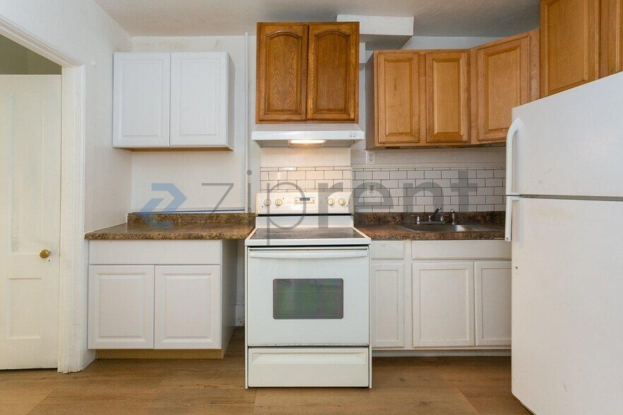 Building Photo - Unit 1R