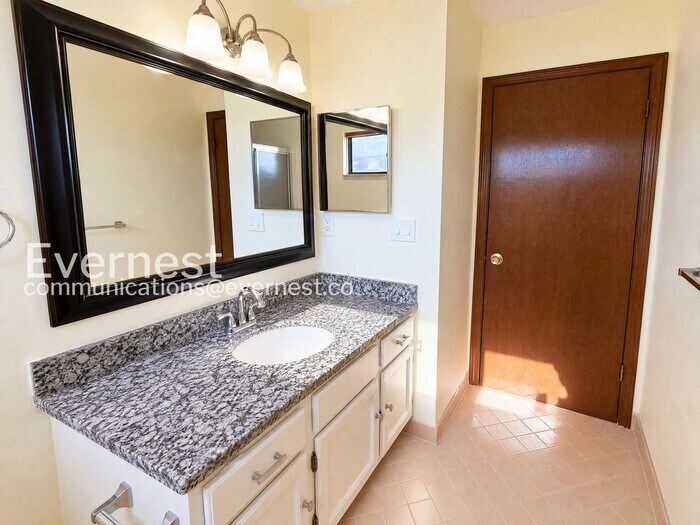 Building Photo - 5369 Wright Way W