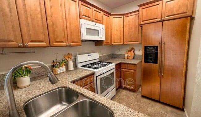 Building Photo - 5 Emory