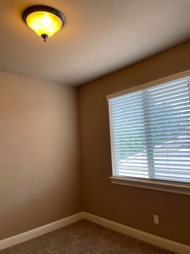 Building Photo - 6127 Via Presidio Ln
