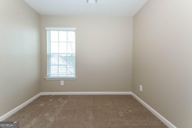 Building Photo - 320 Brookview Dr