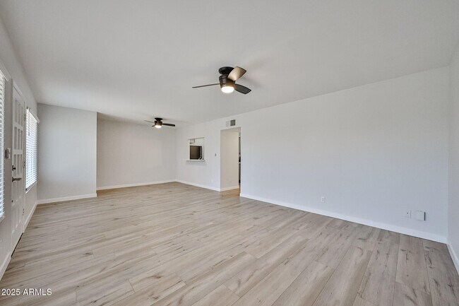 Building Photo - 240 Old Litchfield Rd