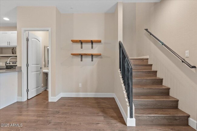 Building Photo - 1406 W Main St